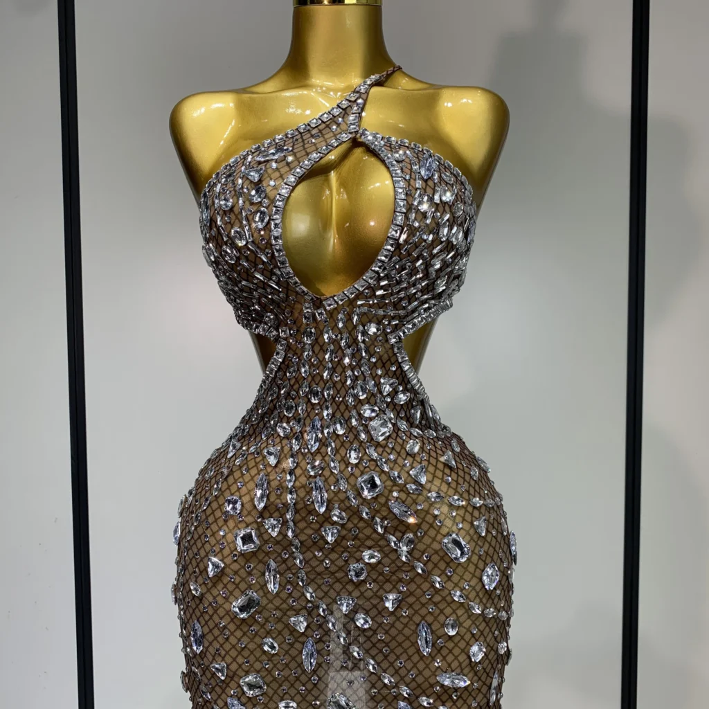 שמלת יהלום סקסית נוצץ שמלה קצרה 2025 נשים ללא שרוולים רשת לראות דרך הערב יום הולדת זמרת